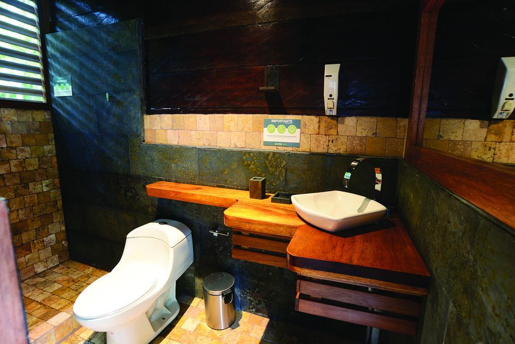 Jamu Lodge Puerto Montufar Bagian luar foto