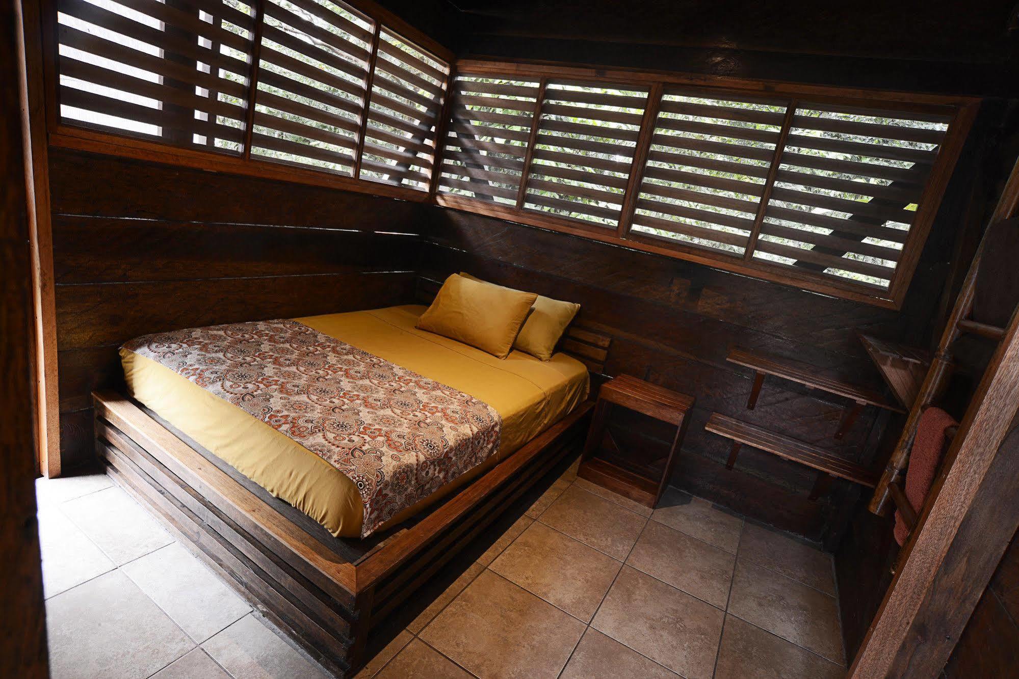 Jamu Lodge Puerto Montufar Bagian luar foto