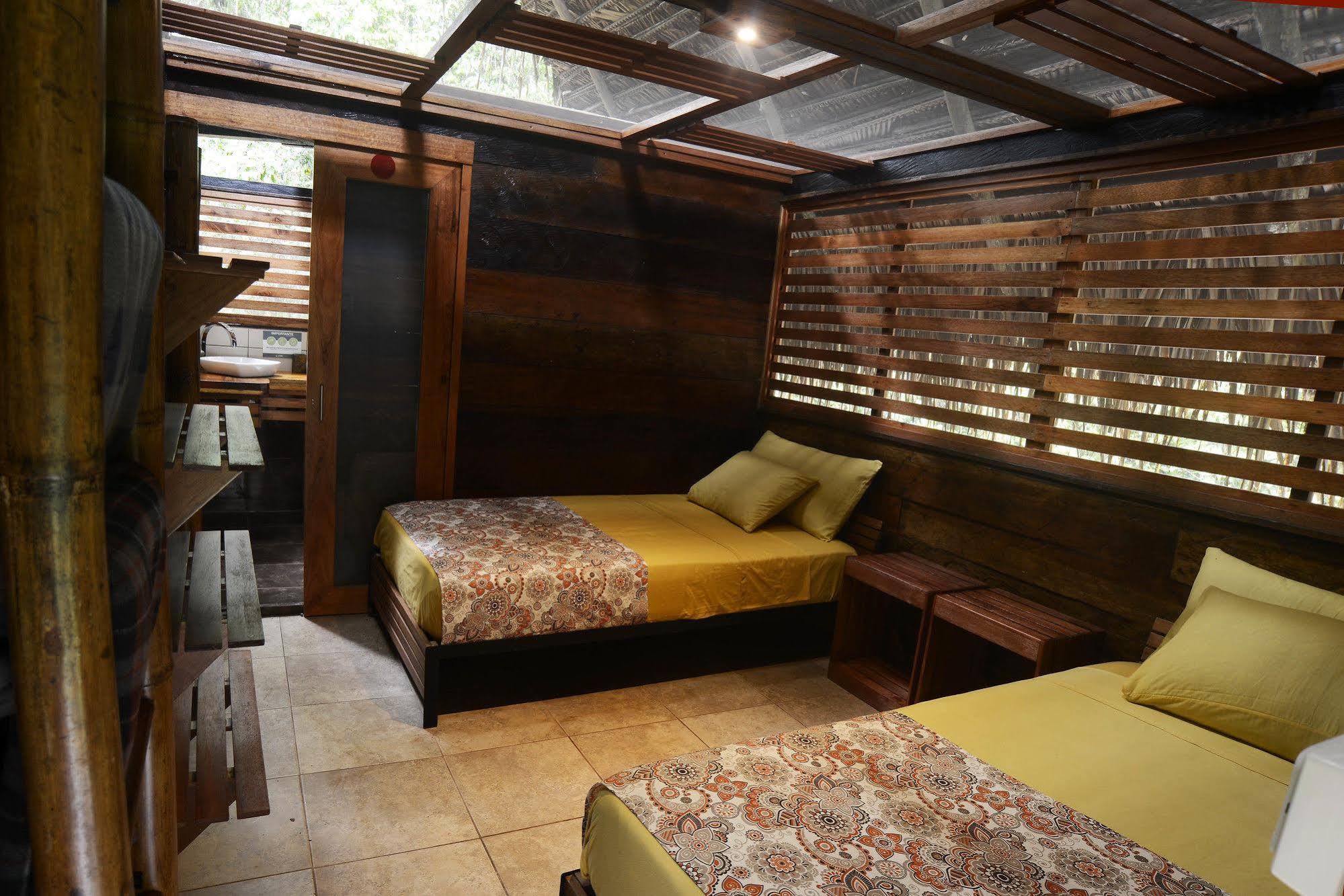 Jamu Lodge Puerto Montufar Bagian luar foto