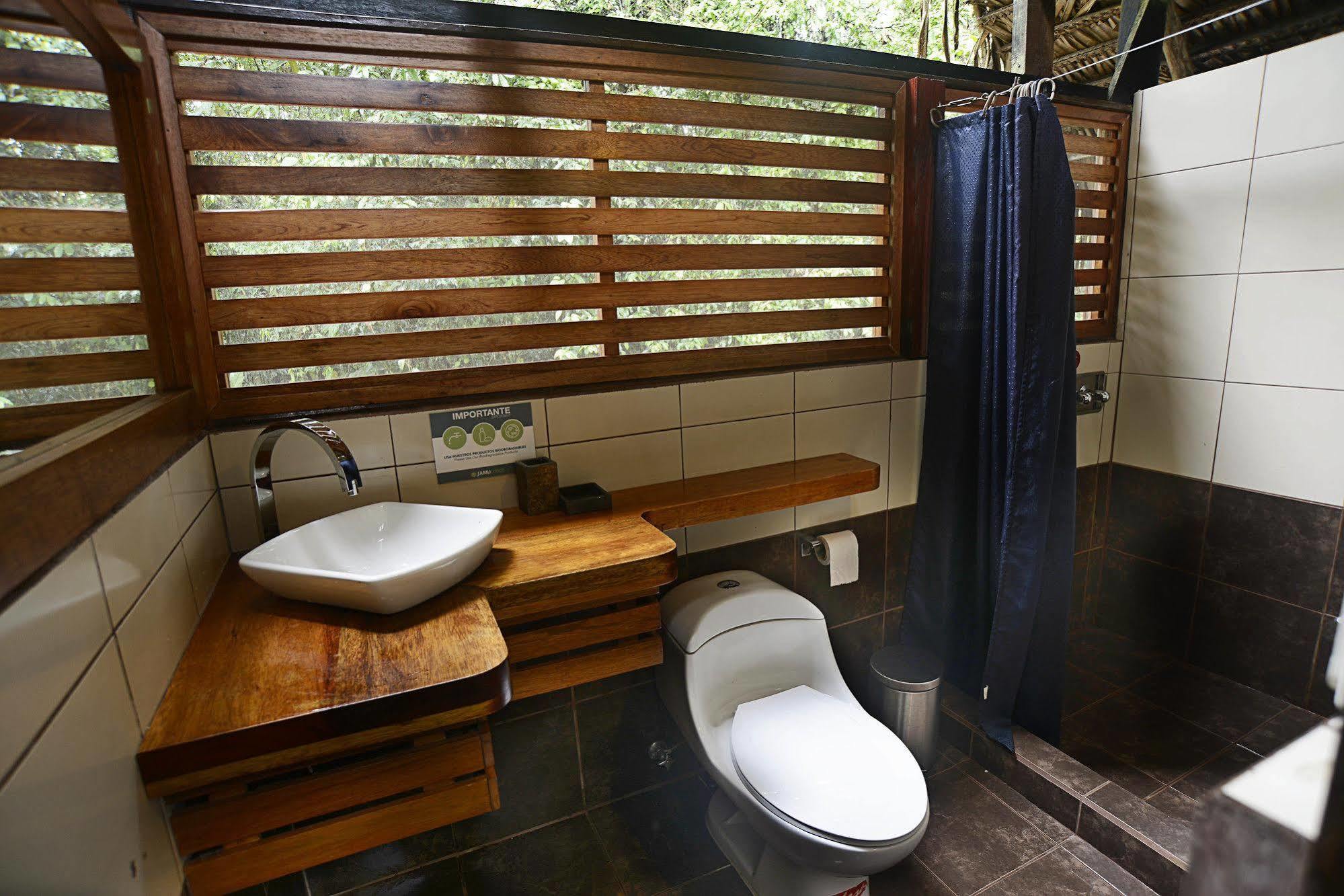 Jamu Lodge Puerto Montufar Bagian luar foto