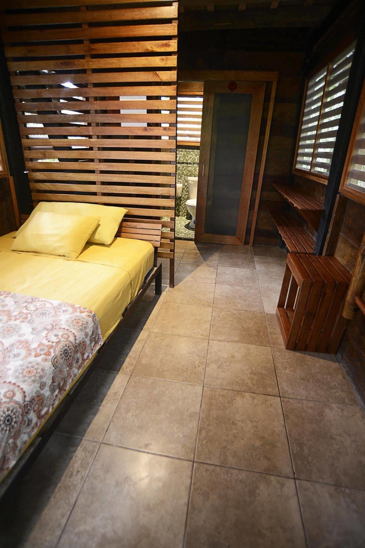 Jamu Lodge Puerto Montufar Bagian luar foto