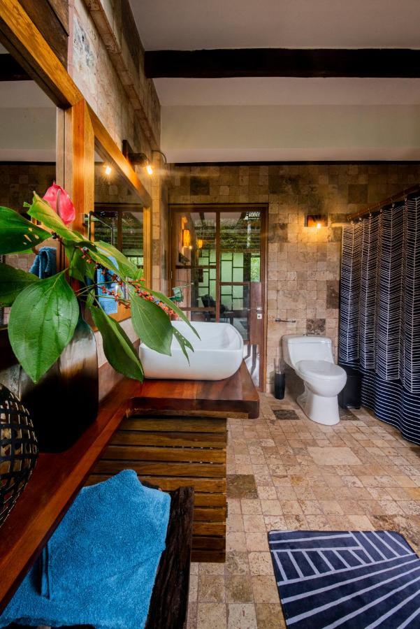 Jamu Lodge Puerto Montufar Bagian luar foto